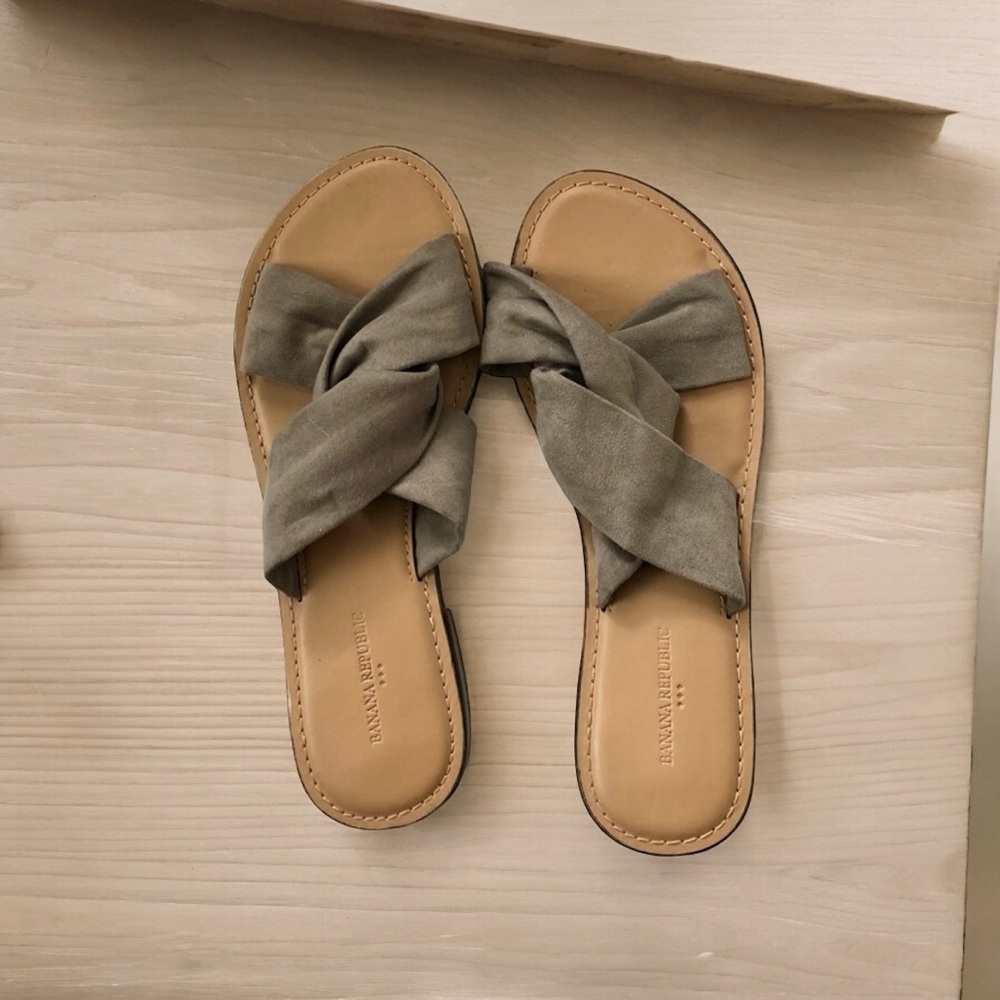 Banana Republic sandals sz 8.5